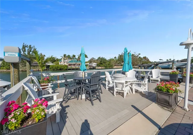 Listing Photo 4 - Condo for sale in building located at 1950 Gulf Shore Blvd N, Naples, FL 34102 - Unit #110