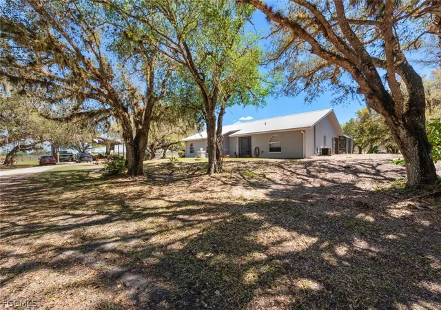 4th image of 1767 Pollywog Crossover Rd, Labelle, FL 33935 | MLS# 2026012920