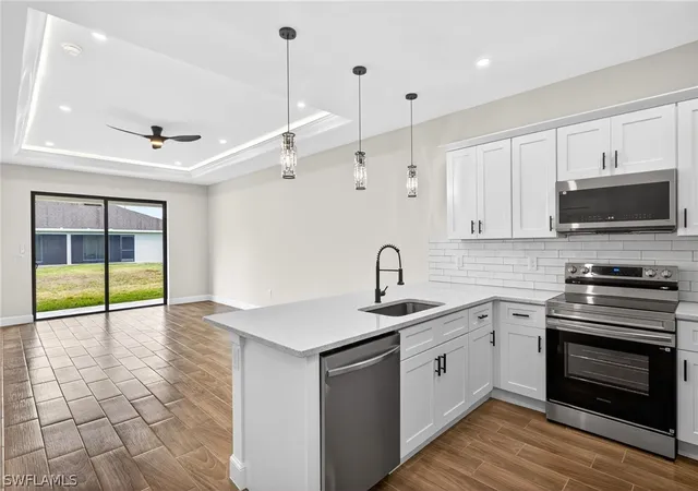 3rd image of 4604/4606 Golfview Blvd, Lehigh Acres, FL 33973 | MLS# 226011396