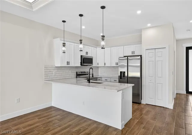 4th image of 4604/4606 Golfview Blvd, Lehigh Acres, FL 33973 | MLS# 226011396