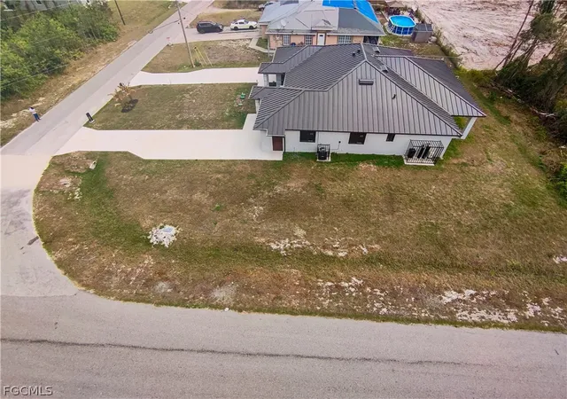5th image of 526 Knapp St, Lehigh Acres, FL 33974 | MLS# 2026012975