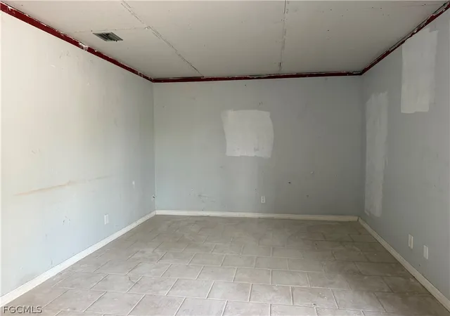 5th image of 5481 Burnham Ct, North Fort Myers, FL 33903 | MLS# 2026013021