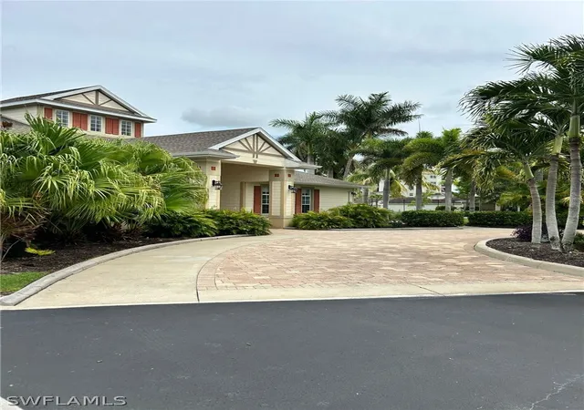 3rd image of 4256 Liron Ave, Fort Myers, FL 33916