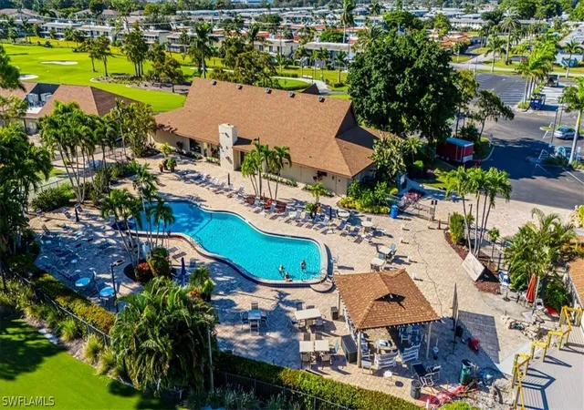 2nd image of 51 Glades Blvd, Naples, FL 34112