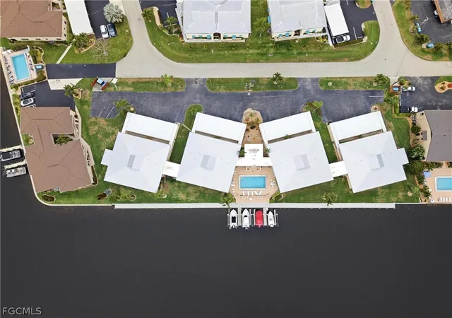 2nd image of 1927 Se 40Th Ter, Cape Coral, FL 33904