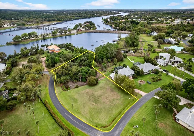 5th image of 18151 Riverchase Ct, Alva, FL 33920 | MLS# 2026013275