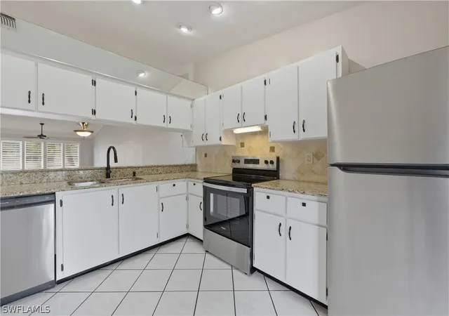 Listing Photo 5 - Condo for sale in building located at 4031 Ice Castle Wy, Naples, FL 34112 - Unit #3306