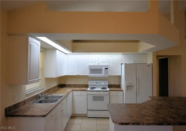 Photo 4 of Single family home for sale at 1724 SW 15th Terrace, Cape Coral, FL 33991 | MLS# 2026013500 | Listing updated on 2026-08-07