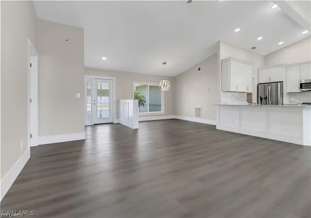 Photo 4 of Single family home for sale at 270 Madison Dr, Naples, FL 34110 | MLS# 226012332 | Listing updated on 2026-08-04