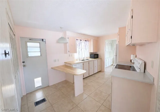 5th image of 26110 Princess Ln, Bonita Springs, FL 34135 | MLS# 226012280