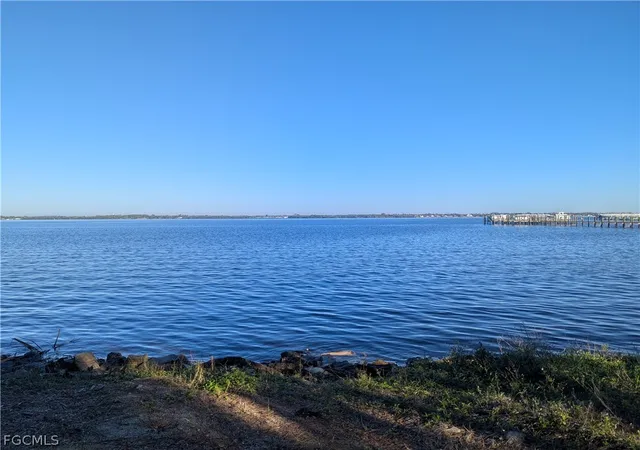 4th image of 3541-3543 E Riverside Dr, Fort Myers, FL 33916 | MLS# 2026013757