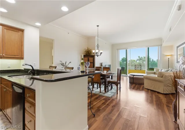 Listing Photo 3 - Condo for sale in building located at 2748 Tiburon Blvd E, Naples, FL 34109 - Unit #C404
