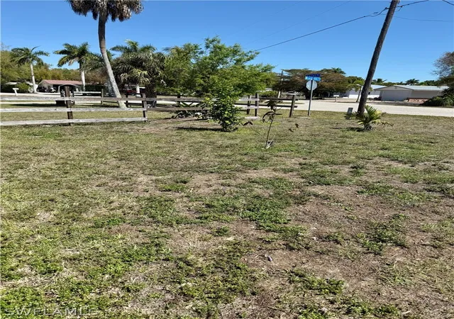 22nd image of 226 Kingston Dr, Fort Myers, FL 33905 | MLS# 226012556