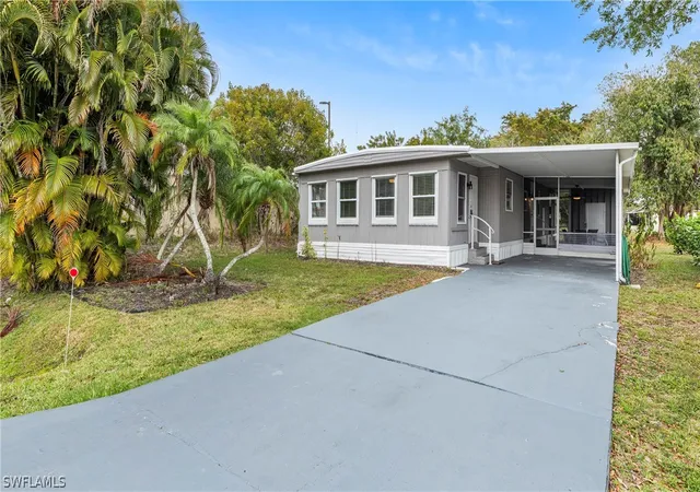 image of 851 Manatee Rd, Naples, FL 34114 | MLS# 226011576