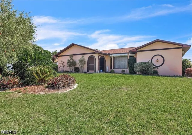 Photo 2 of Sale Pending at 6070 Anchorline Ct, North Fort Myers, FL 33917 | MLS# 2026014017 | Listing updated on 2026-03-30