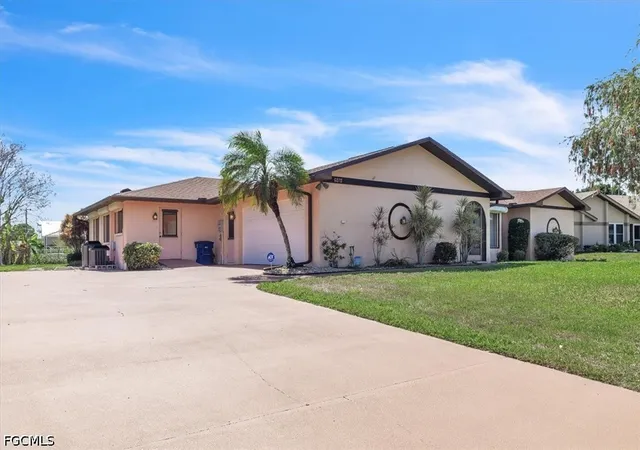 Photo 2 of Sale Pending at 6070 Anchorline Ct, North Fort Myers, FL 33917 | MLS# 2026014017 | Listing updated on 2026-03-30