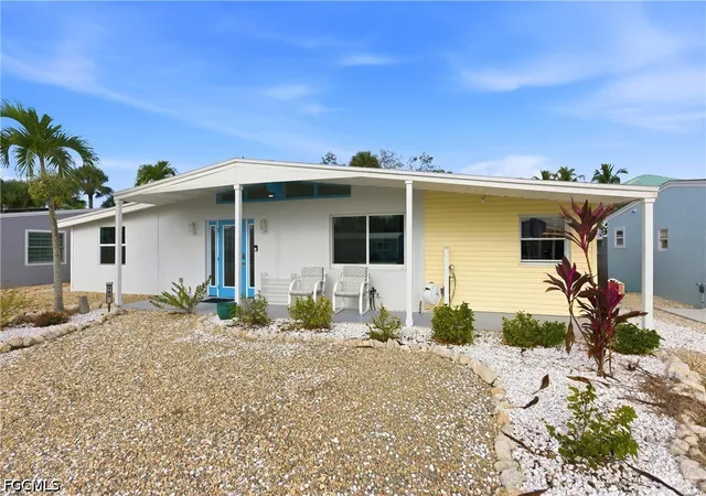 2nd image of 185 Hibiscus Dr, Fort Myers Beach, FL 33931 | MLS# 2026014044