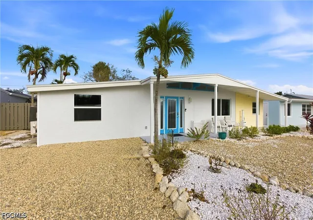 3rd image of 185 Hibiscus Dr, Fort Myers Beach, FL 33931 | MLS# 2026014044