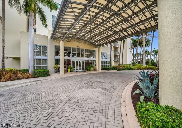 Listing Photo 2 - Condo for sale in building located at 3000 Oasis Grand Blvd, Fort Myers, FL 33916 - Unit #1004