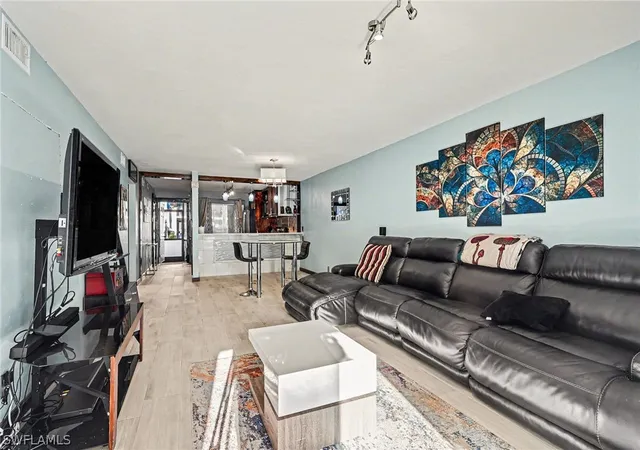 Listing Photo 5 - Condo for sale in building located at 4150 Looking Glass Ln, Naples, FL 34112 - Unit #3903