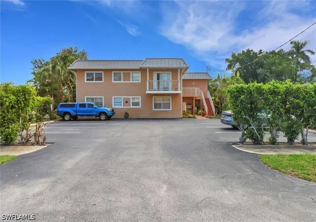 2nd image of 1195 Clam Ct #202, Naples, FL 34102 | MLS# 226012606