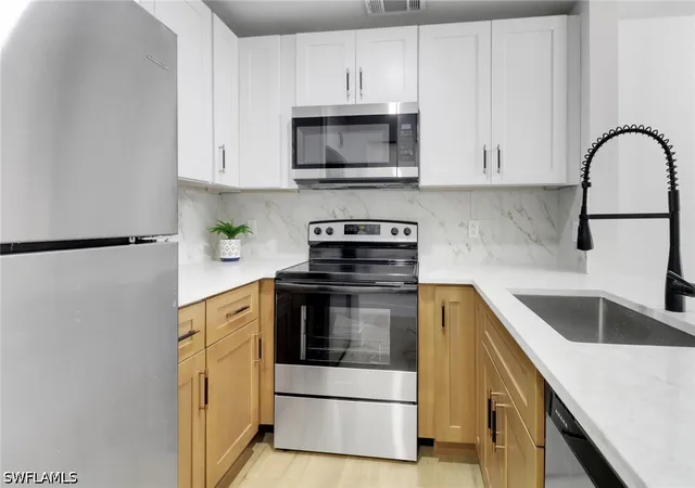5th image of 1195 Clam Ct #202, Naples, FL 34102 | MLS# 226012606
