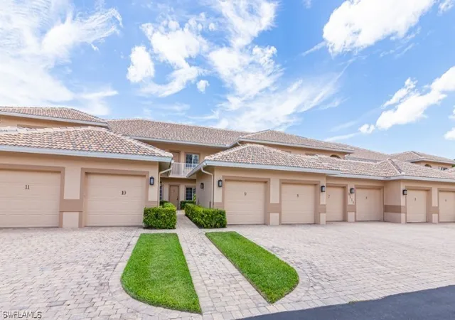 5th image of 9113 Michael Cir, NAPLES, FL 34113