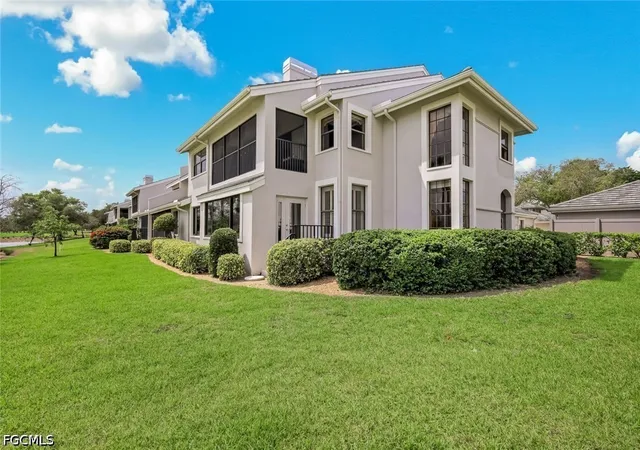 3rd image of 16301 Fairway Woods Dr, Fort Myers, FL 33908
