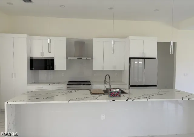 17th image of 3943 16th Ave Ne, Naples, FL 34120 | MLS# 2026014317