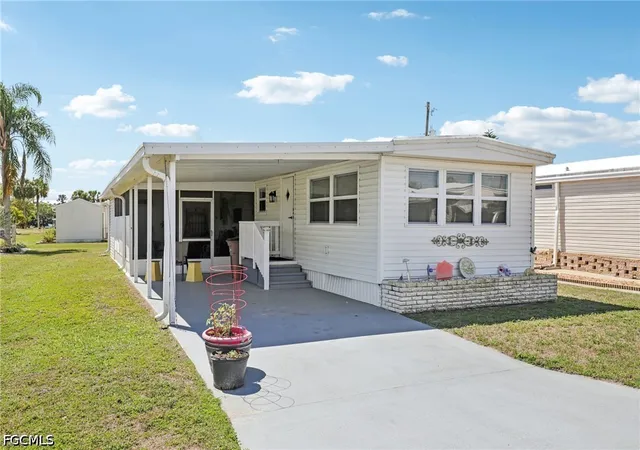 Homes for sale in Fort Myers, FL | 9806 Sugarberry Wy, Fort Myers, FL 33905 | MLS# 2026014387