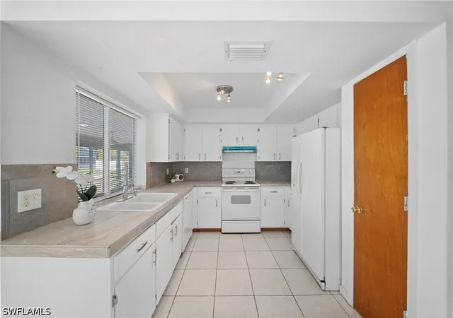 Photo 2 of Single family home for sale at 624 Se 35th Street, Cape Coral, FL 33904 | MLS# 226012756 | Listing updated on 2026-07-11