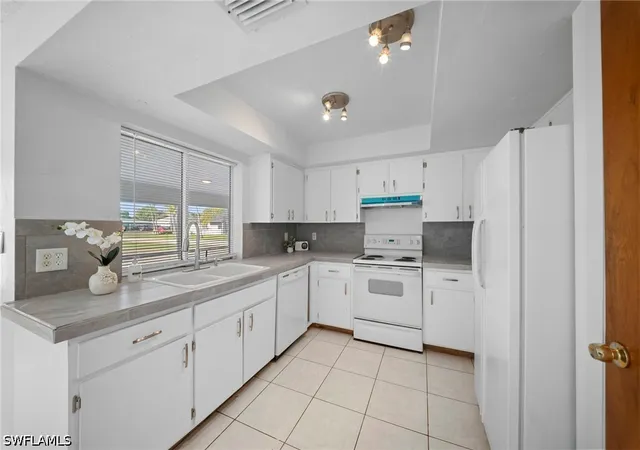 Photo 3 of Single family home for sale at 624 Se 35th Street, Cape Coral, FL 33904 | MLS# 226012756 | Listing updated on 2026-07-11