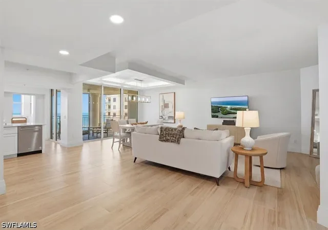 5th image of 980 Cape Marco Dr #706, Marco Island, FL 34145 | MLS# 226011988