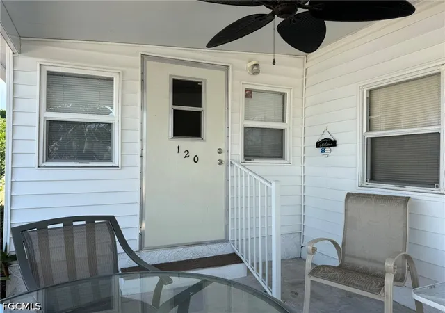 Photo 4 of Manufactured home for sale at 120 Lantern Pl, North Fort Myers, FL 33917 | MLS# 2026014552 | Listing updated on 2026-04-06