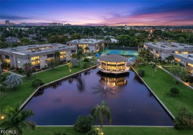 3rd image of 788 Park Shore Dr, NAPLES, FL 34103
