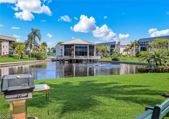 4th image of 788 Park Shore Dr, NAPLES, FL 34103