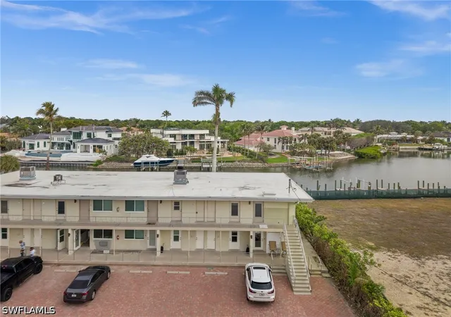2nd image of 1550 Gulf Shore Blvd N, Naples, FL 34102