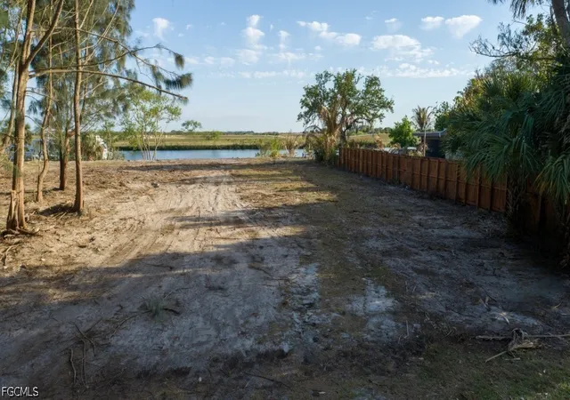 4th image of 1035 W Anchor Ln, Moore Haven, FL 33471 | MLS# 2026014670