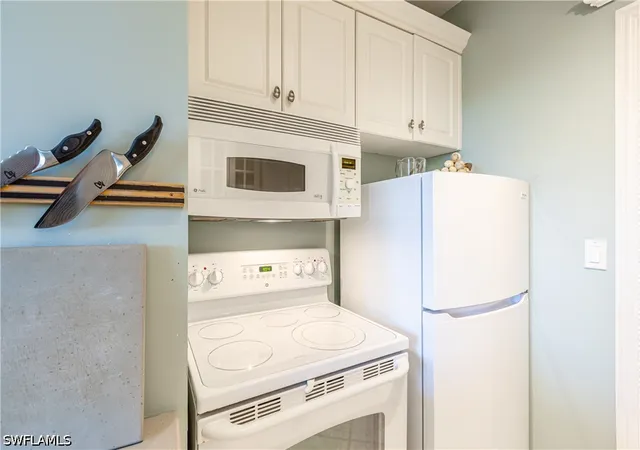 5th image of 240 Seaview Ct, Marco Island, FL 34145