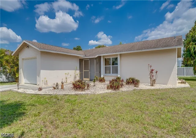 Photo 2 of Sale Pending at 19 Ne 20th Place, Cape Coral, FL 33909 | MLS# 2026014834 | Listing updated on 2026-07-31