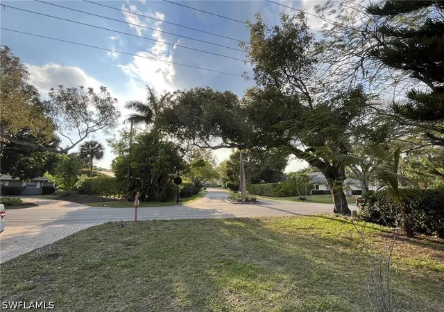 3rd image of 930 13Th St N, Naples, FL 34102 | MLS# 226013342