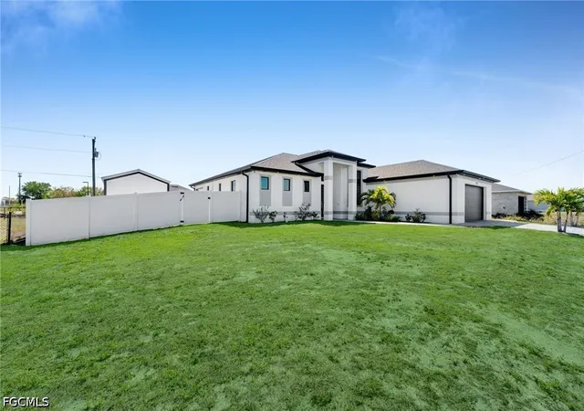 Photo 2 of Single family home for sale at 523 Nw 16th Place, Cape Coral, FL 33993 | MLS# 2026014979 | Listing updated on 2026-04-06