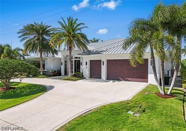 Photo 3 of Single family home for sale at 1467 Marlin Dr, Naples, FL 34102 | MLS# 226013089 | Listing updated on 2026-07-19
