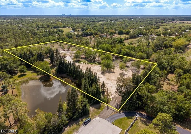 3rd image of 11540 Fox Hill Rd, North Fort Myers, FL 33917 | MLS# 2026015005