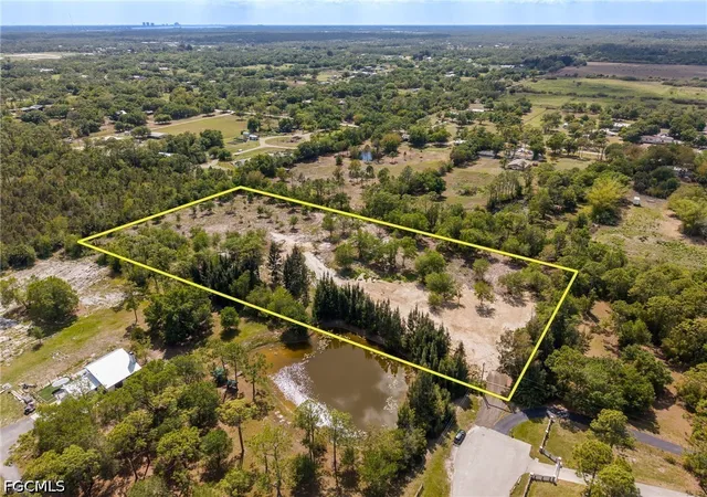 5th image of 11540 Fox Hill Rd, North Fort Myers, FL 33917 | MLS# 2026015005