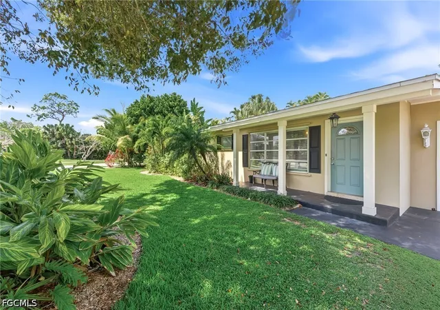Photo 3 of Sale Pending at 1511 Alcazar Ave, Fort Myers, FL 33901 | MLS# 2026015073 | Listing updated on 2026-07-15