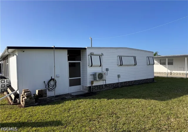 Photo 3 of Manufactured home for sale at 135 Orange Harbor Dr, Fort Myers, FL 33905 | MLS# 2026015100 | Listing updated on 2026-06-26