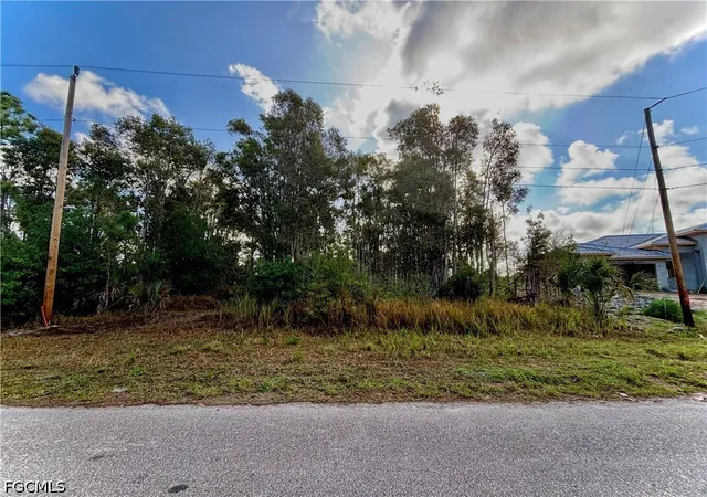 Photo 1 of Sale Pending at 433 Paulcrest Ave, Lehigh Acres, FL 33974 | MLS# 2026015125 | Listing updated on 2026-10-07