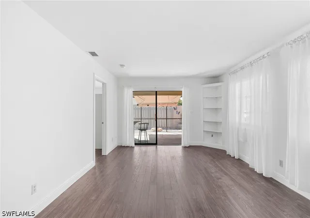 Listing Photo 5 - Condo for sale in building located at 27670 S Vw Dr, Bonita Springs, FL 34135 - Unit #134