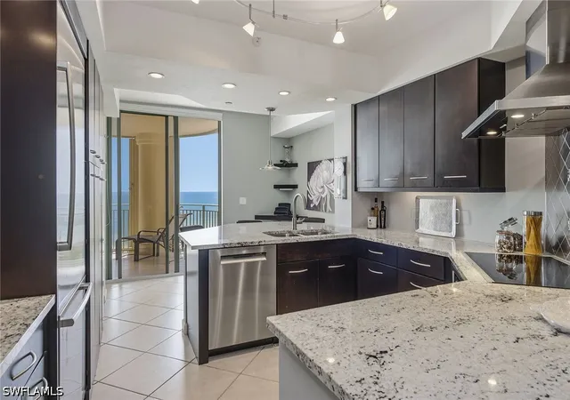 5th image of 980 Cape Marco Dr #507, Marco Island, FL 34145 | MLS# 226013478
